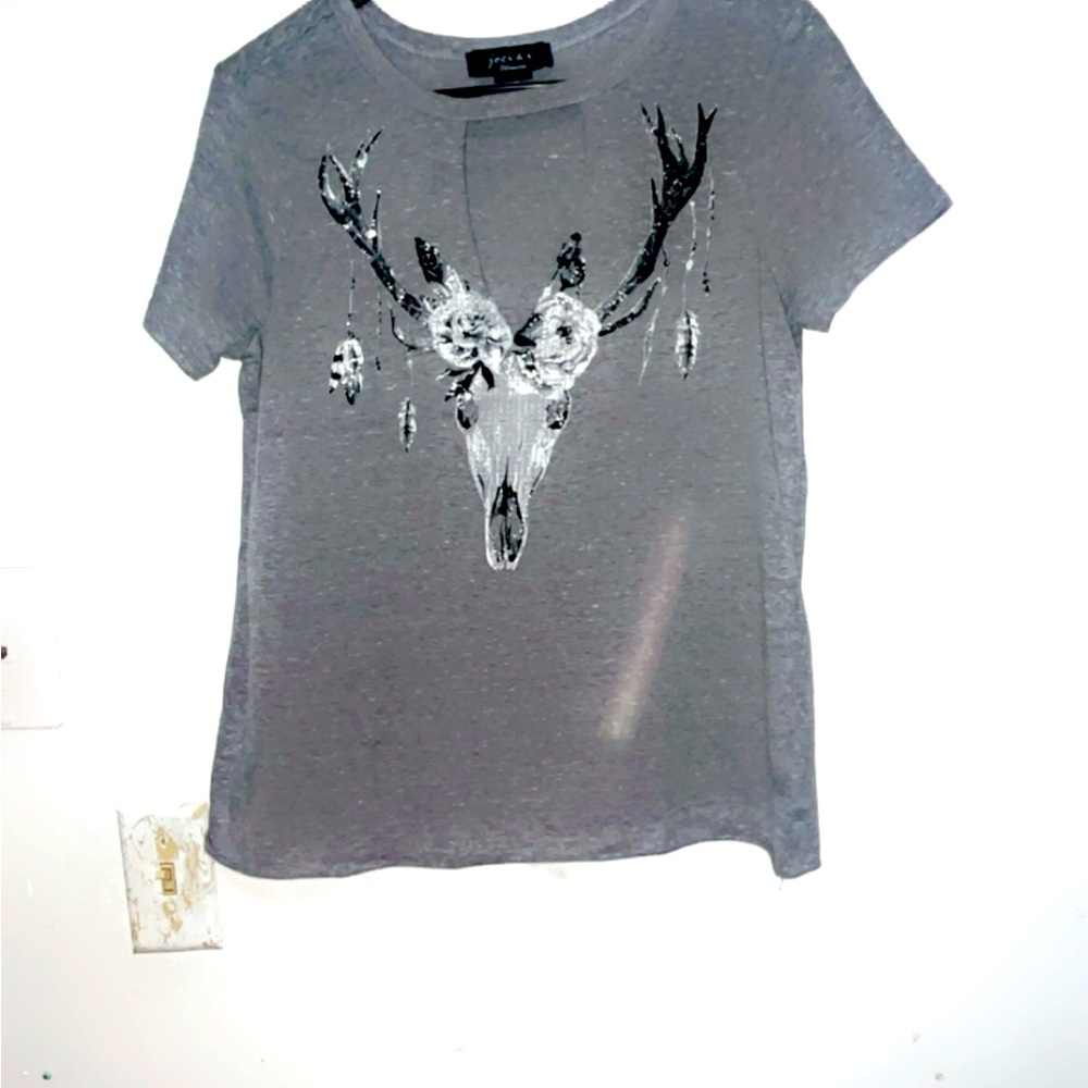 Super cute women’s T-shirt, size medium
